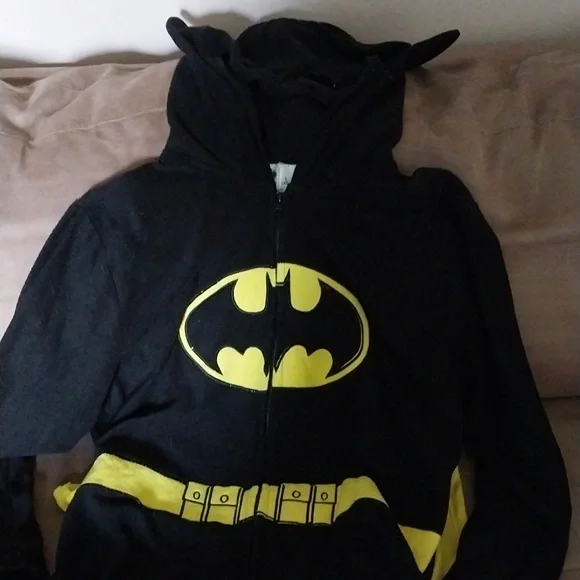 NWT DC Batman pajamas with attached hood and cape black and yellow size L - Picture 5 of 5
